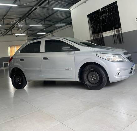CHEVROLET ONIX 1.0 MPFI JOY 8V FLEX 4P MANUAL CHEVROLET ONIX 1.0 MPFI JOY 8V FLEX 4P MANUAL